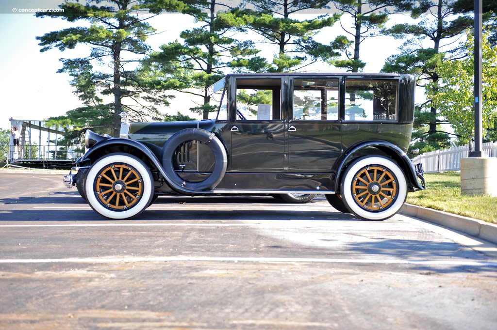 1920 Pierce-Arrow Model 32